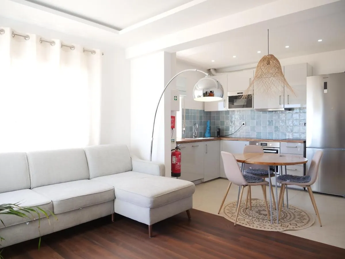 Cozy Apartment With Sea View Over Meia Praia Lagos Portugal